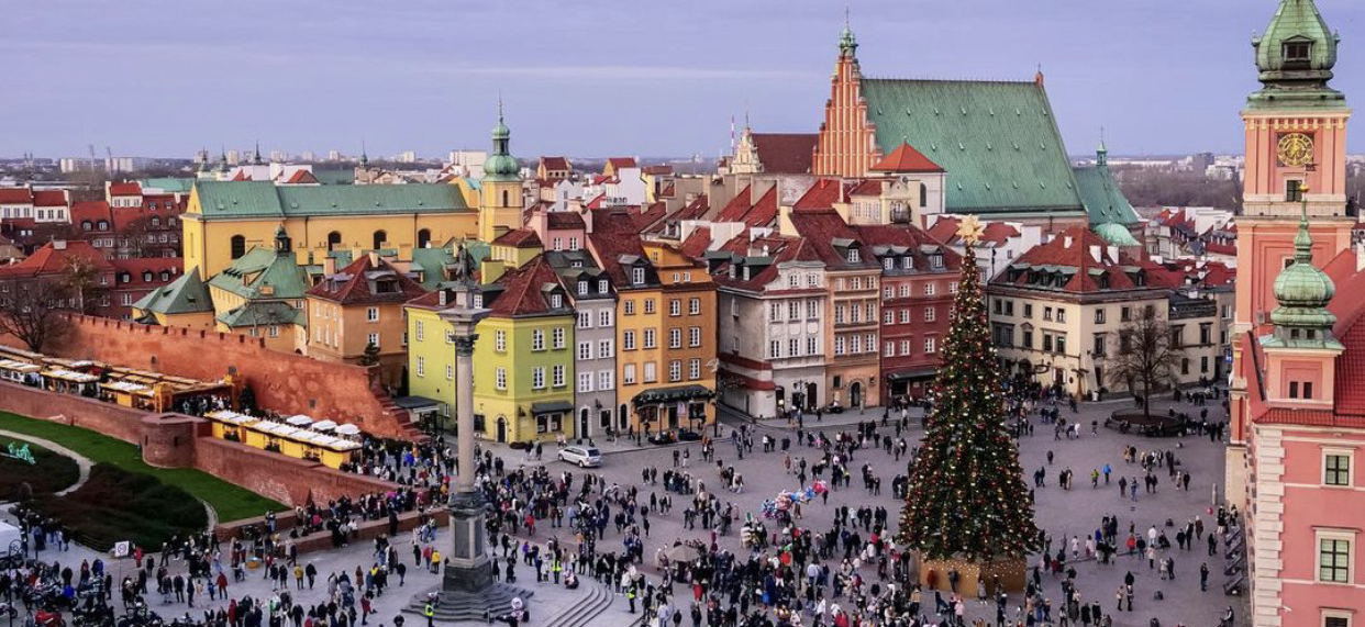 busy square in Warsaw at Christmas time