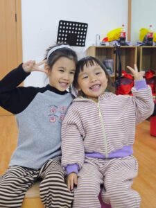 Two smiling Chinese children
