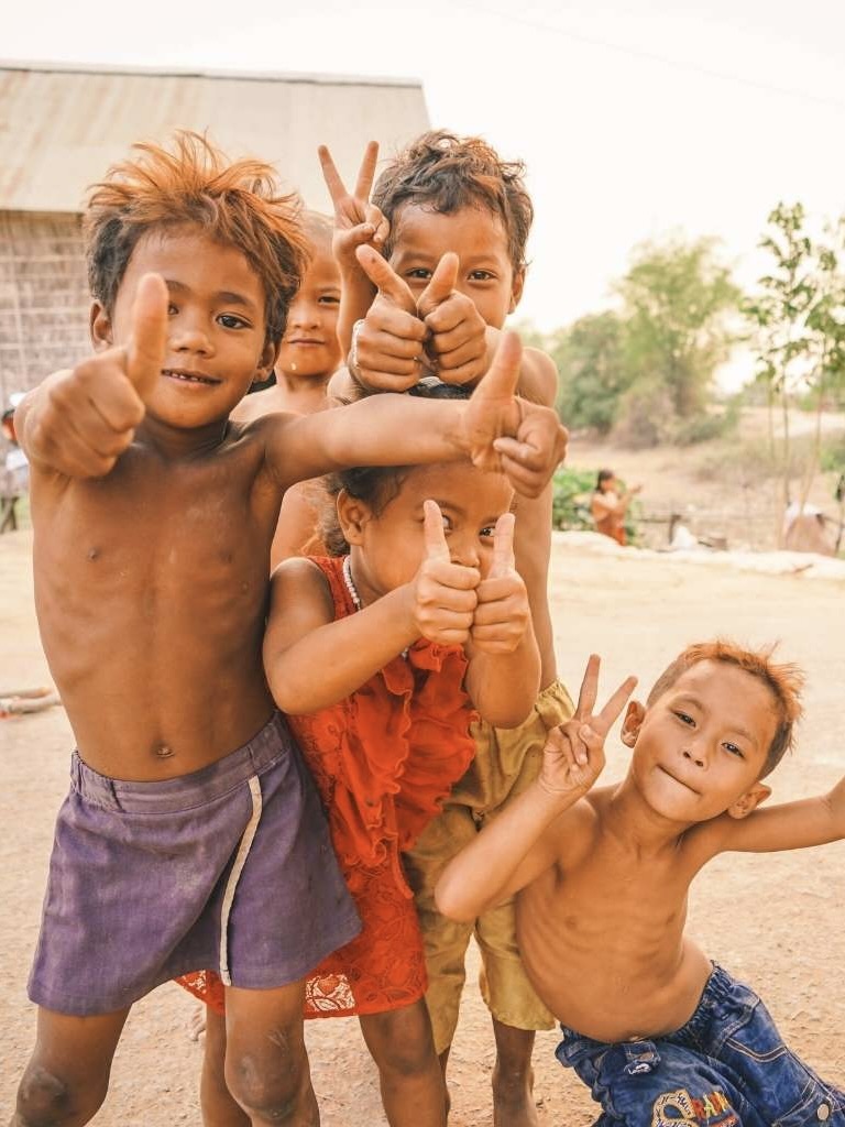Cambodia Article – Reasons to Visit Cambodia and Experience its Wonders – friendly people – Turuhi